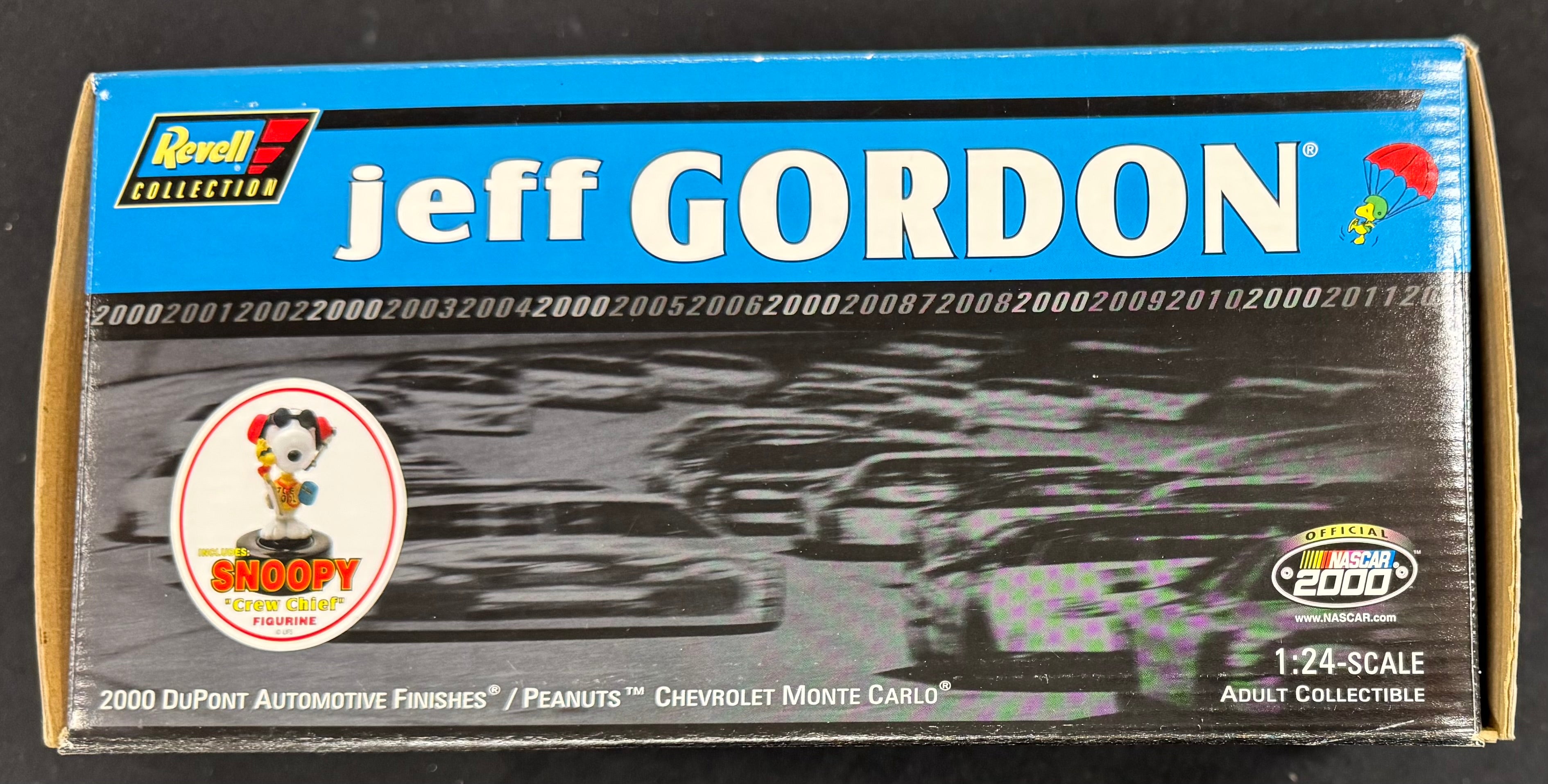 Jeff Gordon #24 Dupont Peanuts 2000 Revell 1:24 Diecast Car W/ Snoopy Fig