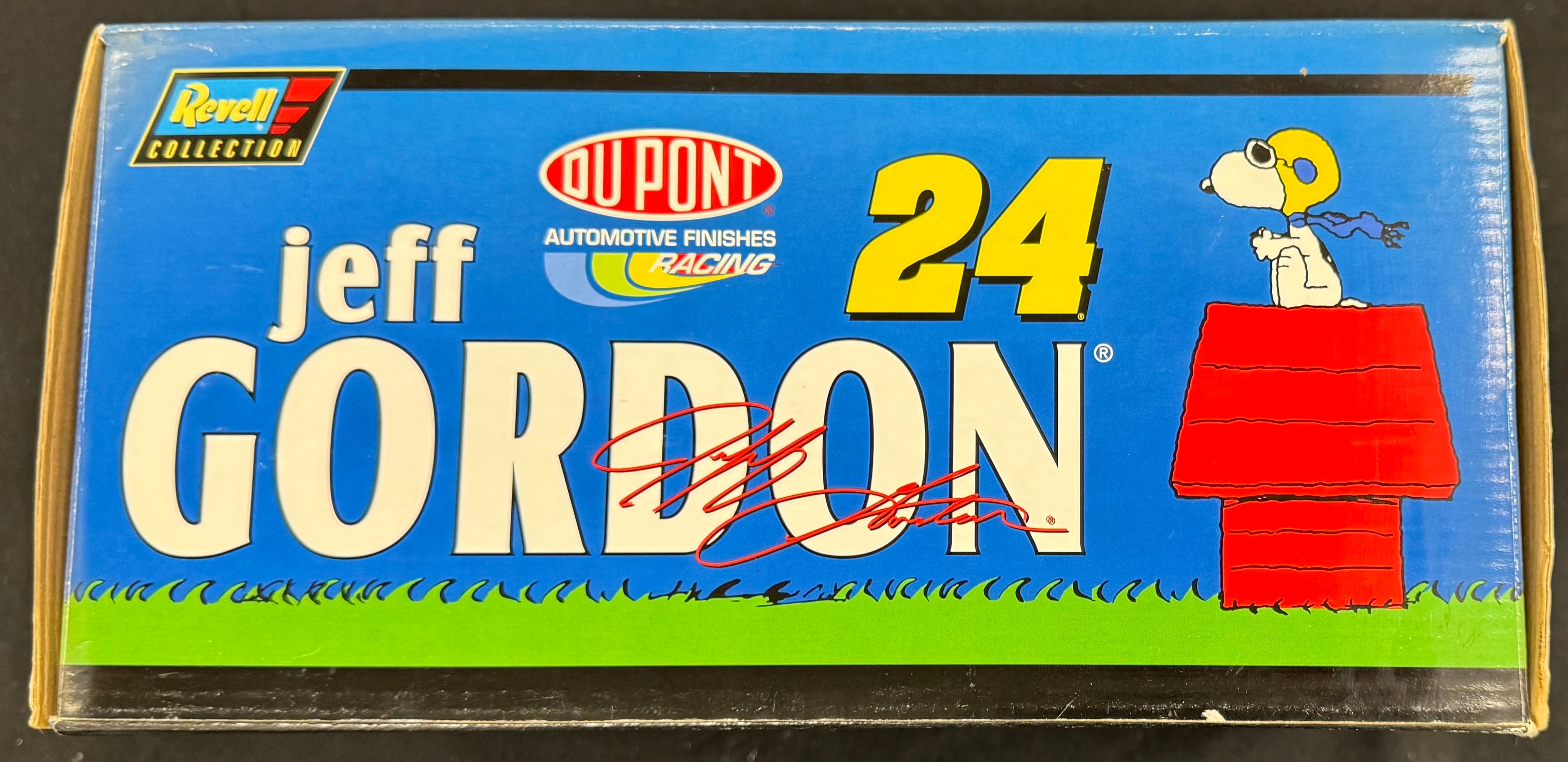 Jeff Gordon #24 Dupont Peanuts 2000 Revell 1:24 Diecast Car W/ Snoopy Fig