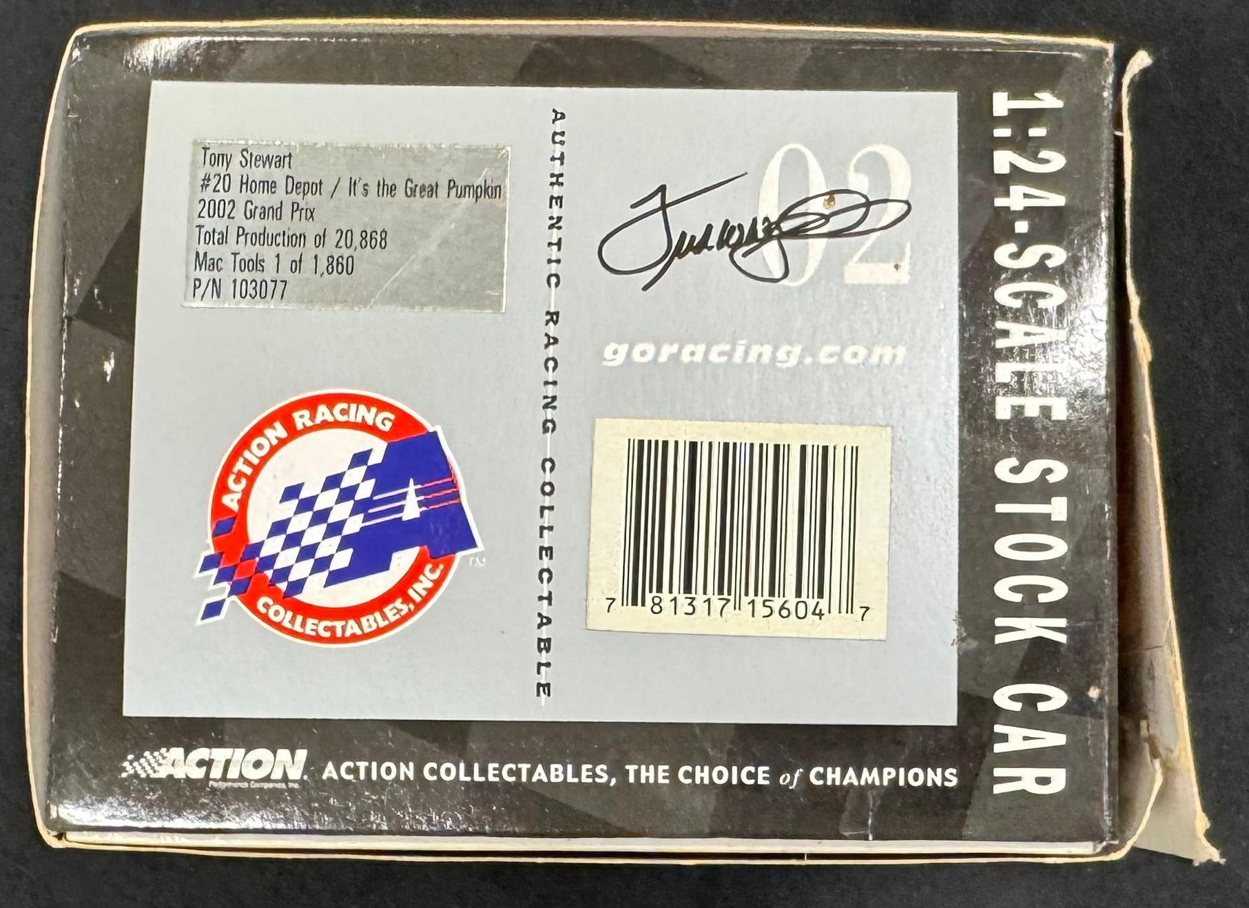 Tony Stewart #20 It's the Great Pumpkin 2002 Action Racing 1:24 Diecast Car