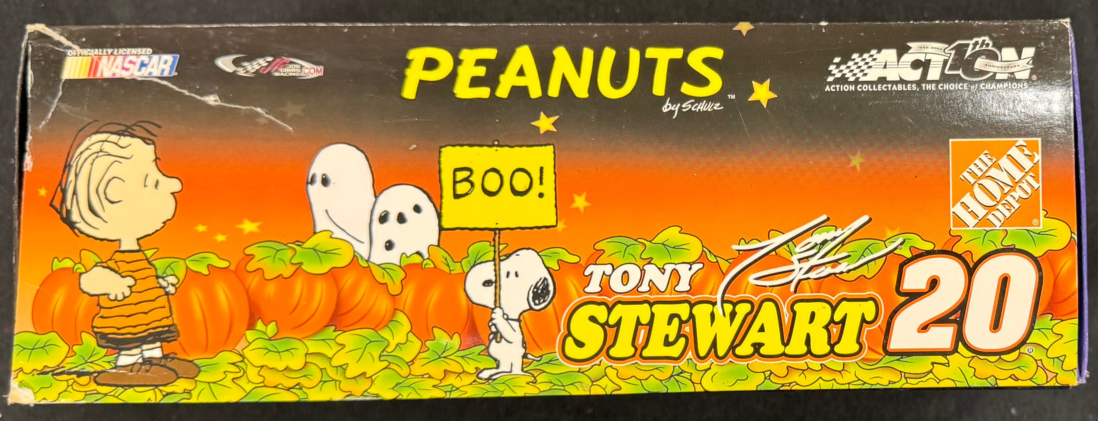 Tony Stewart #20 It's the Great Pumpkin 2002 Action Racing 1:24 Diecast Car