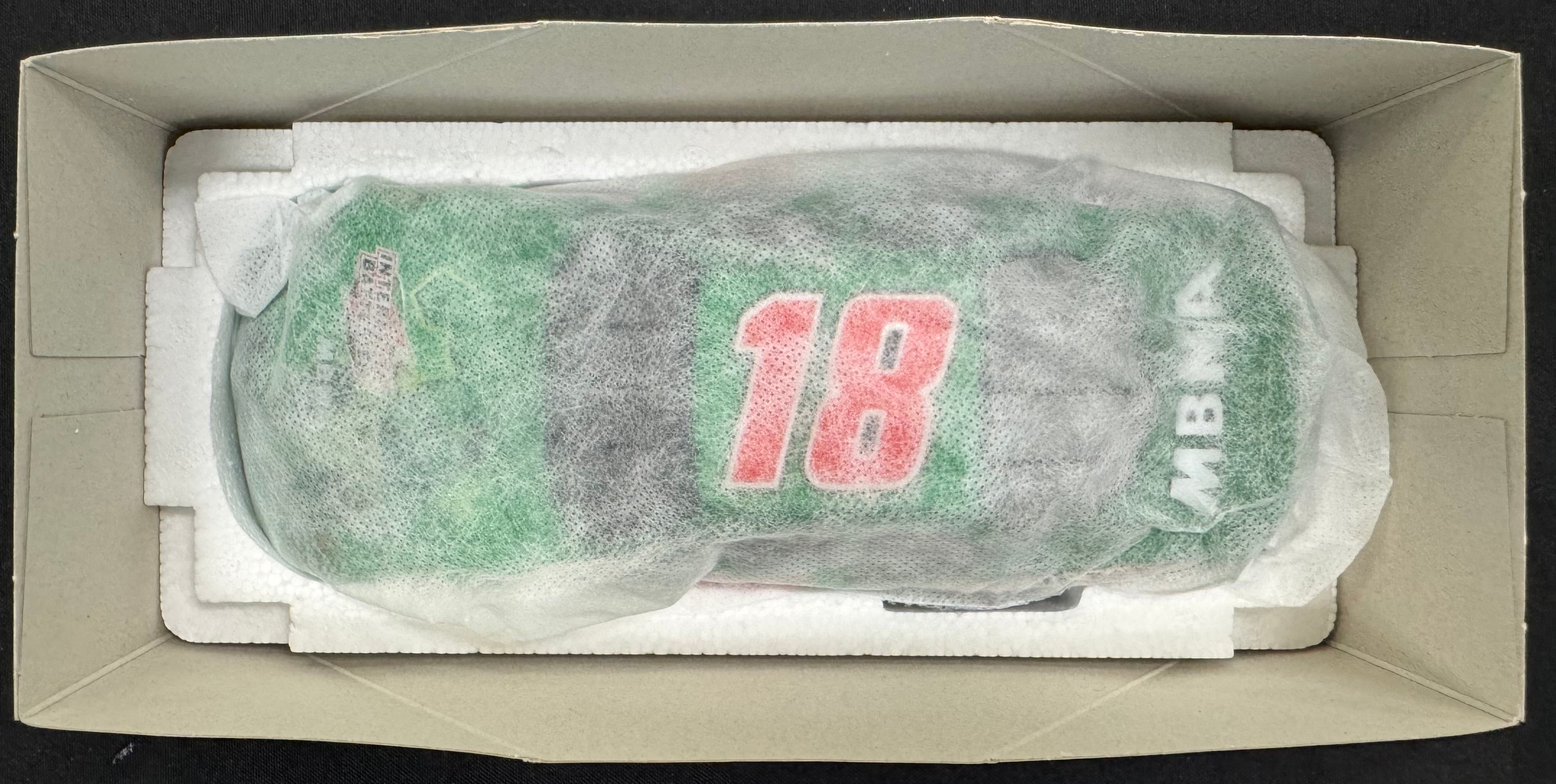 Bobby Labonte #18 HULK 2003 Monte Carlo Action Racing 1:24 Diecast Car /10884