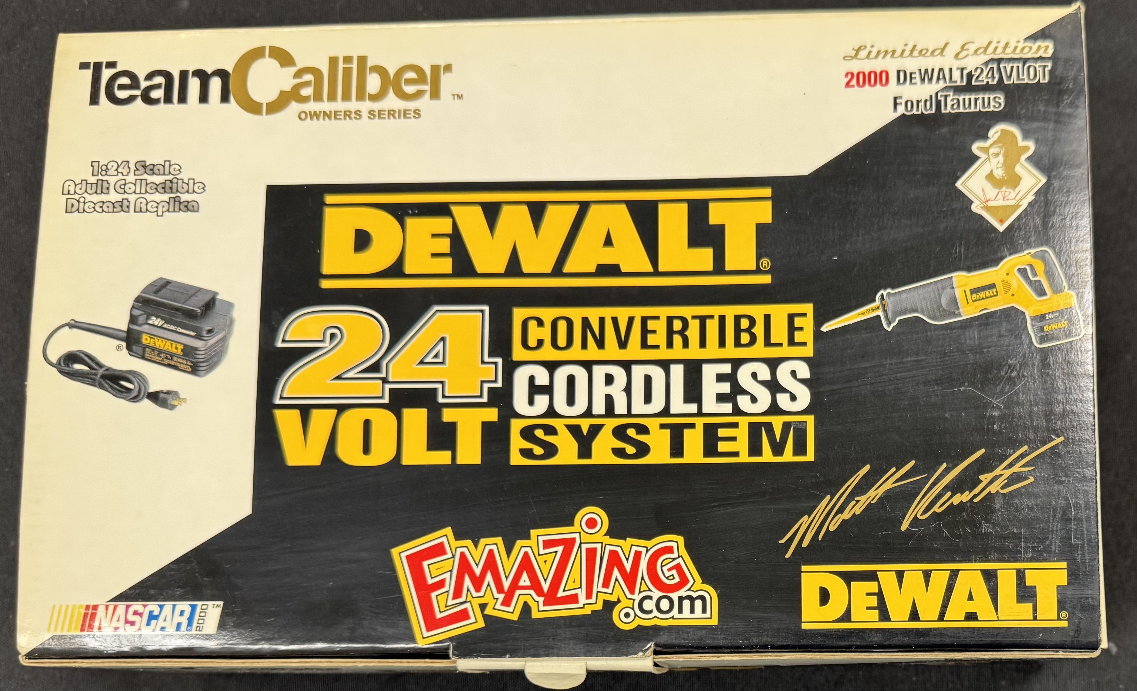 Matt Kenseth #17 DeWalt Racing Emazing 2000 Team Caliber 1:24 Diecast Car /5004