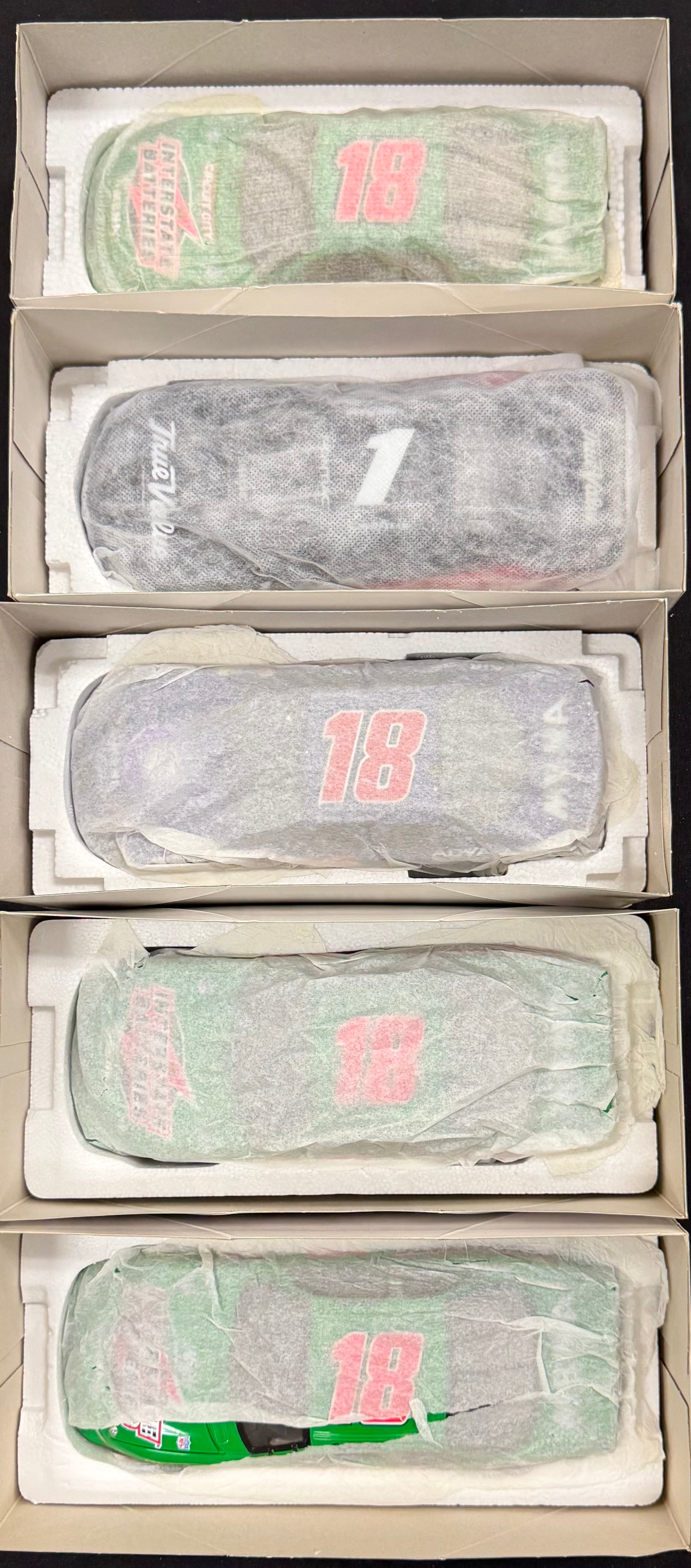 Bobby Labonte #18 Advair/Interstate Batteries Action Racing 1:24 Diecast Car Lot