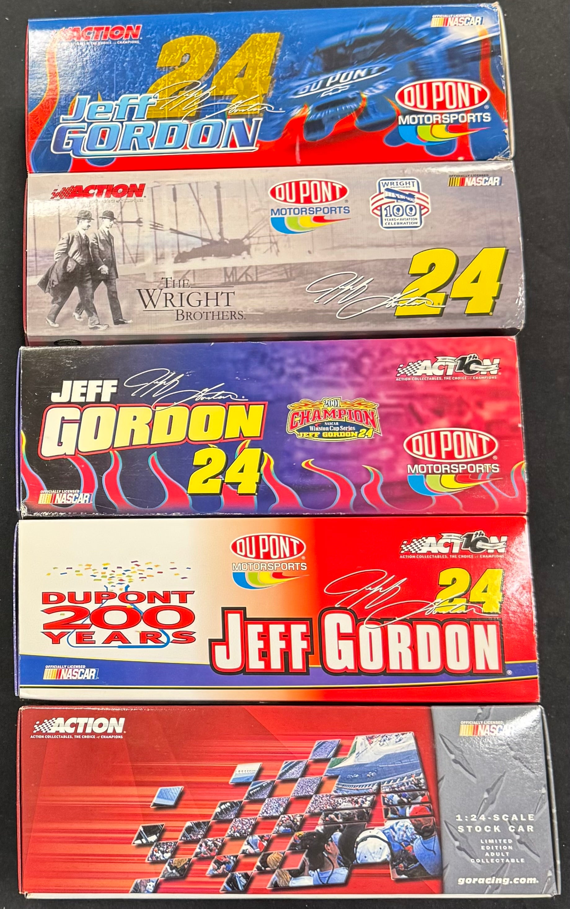 Jeff Gordon #24 Dupont Motorsports Action Racing 1:24 Diecast Car Lot