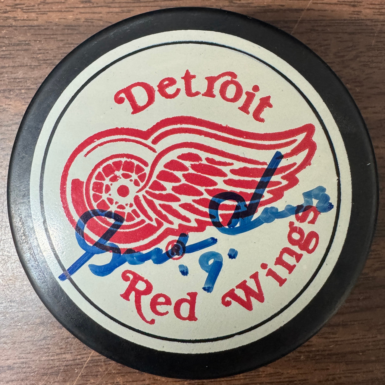 Gordie Howe Signed Autographed Detroit Red Wings Puck JSA