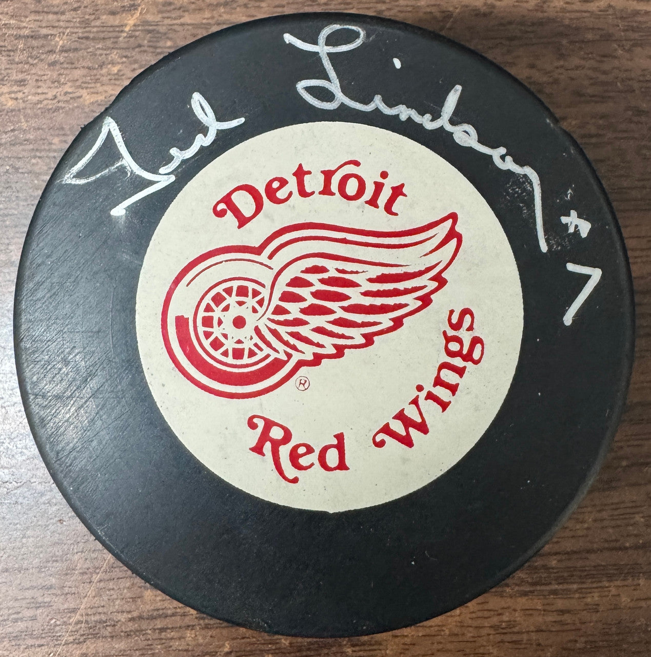 Ted Lindsay Signed Autographed Detroit Red Wings Puck JSA