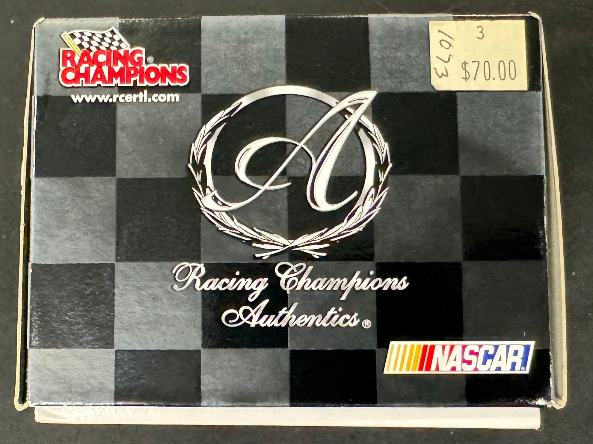 Ward Burton #22 CAT Chase the Race 2002 Racing Champions 1:24 Diecast Car /999
