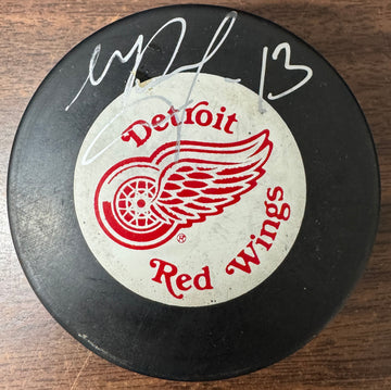 Vyacheslav Slava Kozlov Signed Autographed Detroit Red Wings Puck JSA