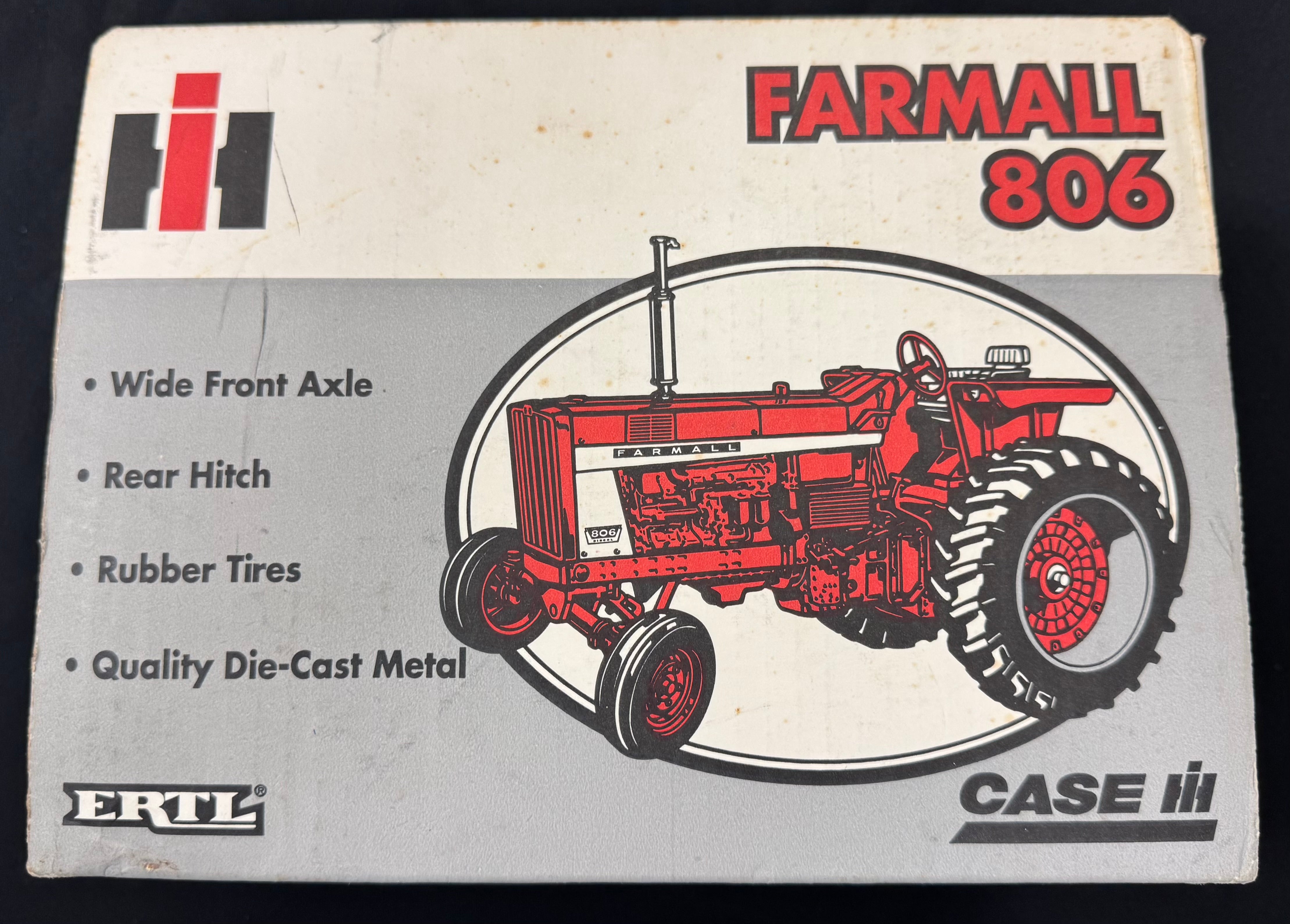 1997 ERTL Farmall 806 Diecast 1:16 Tractor With Box