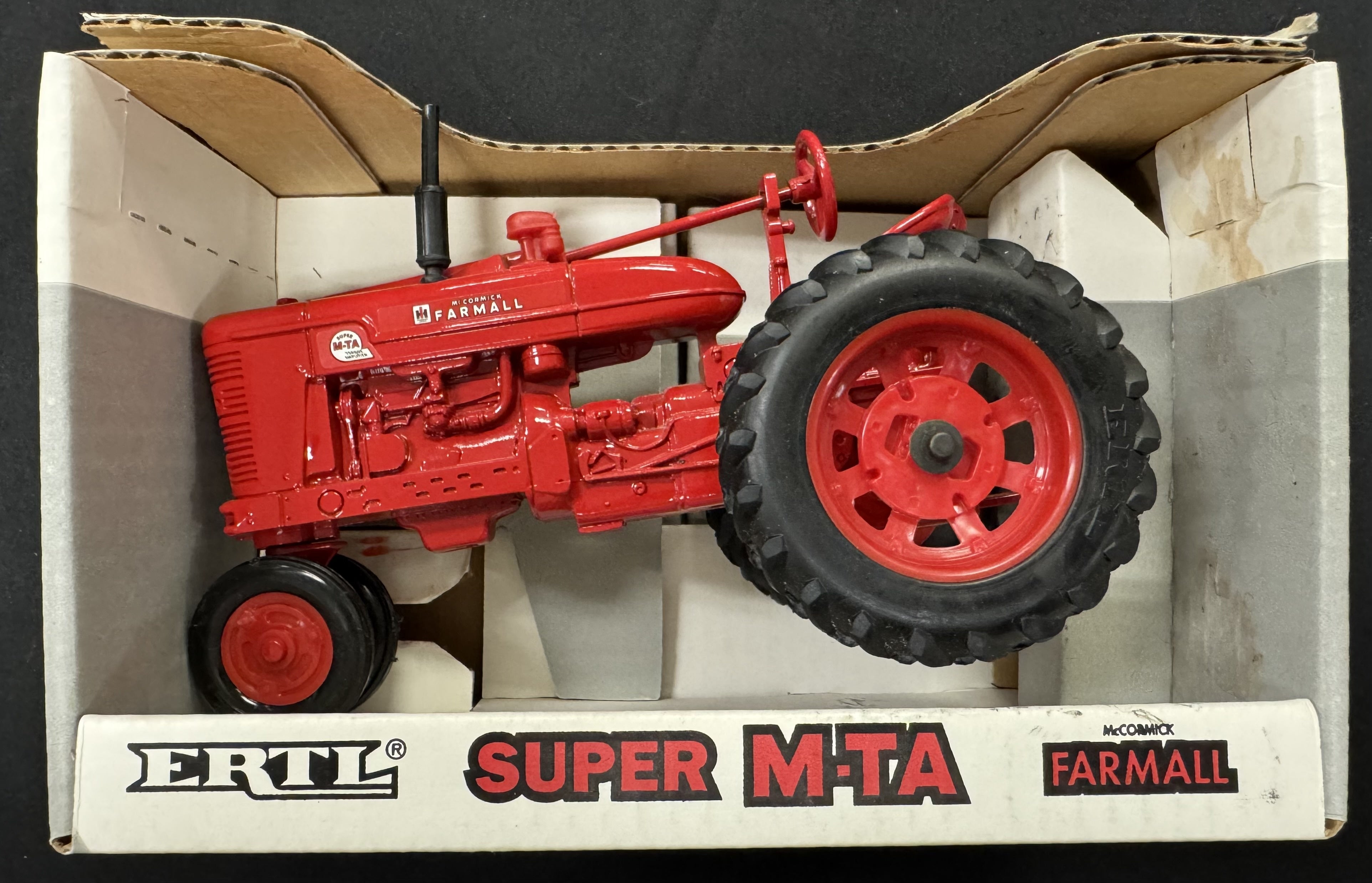 1991 ERTL Farmall Super M-TA Diecast 1:16 Tractor With Box