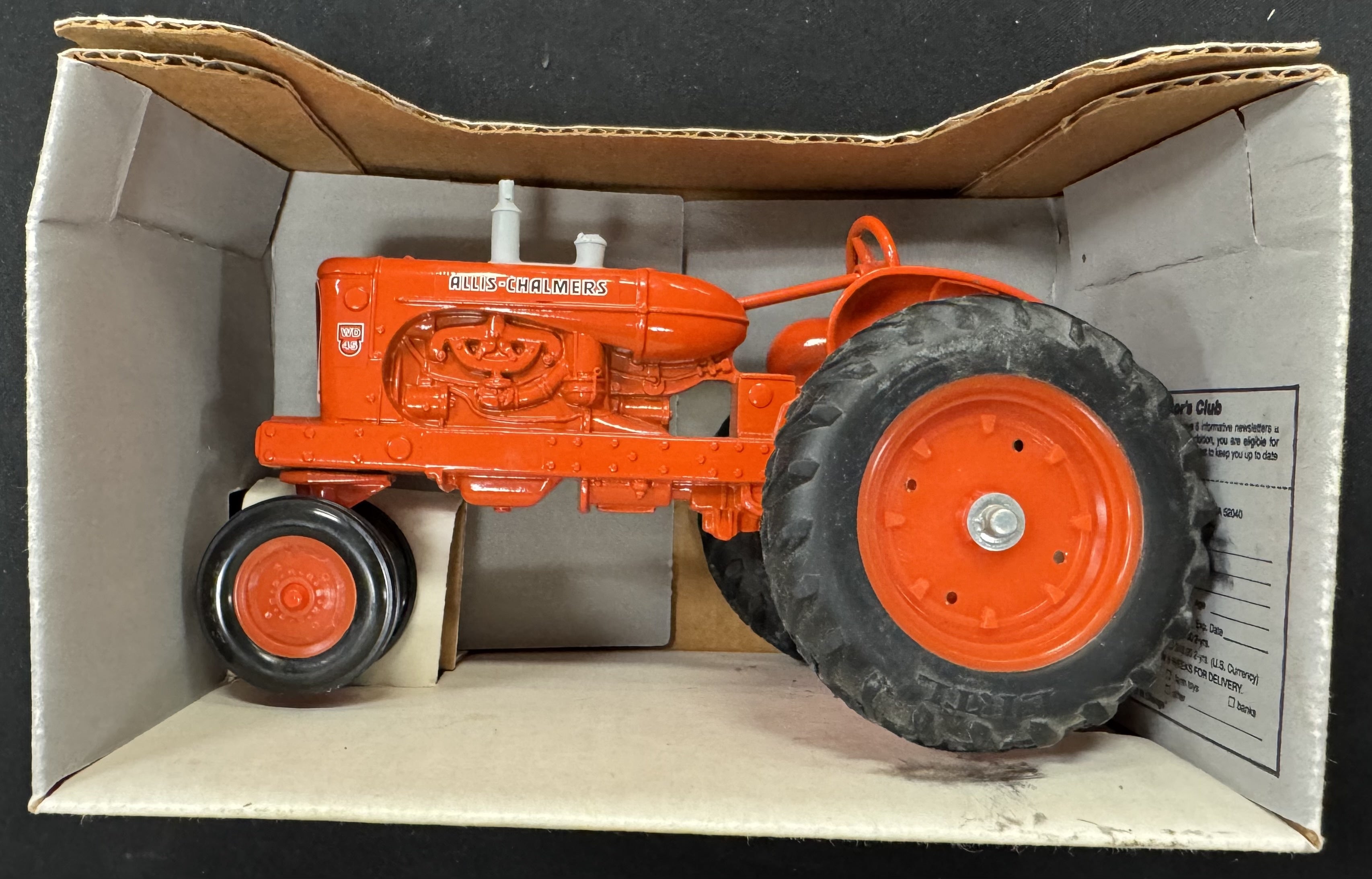 1985 ERTL Allis-Chalmers WD-45 Diecast 1:16 Tractor With Box