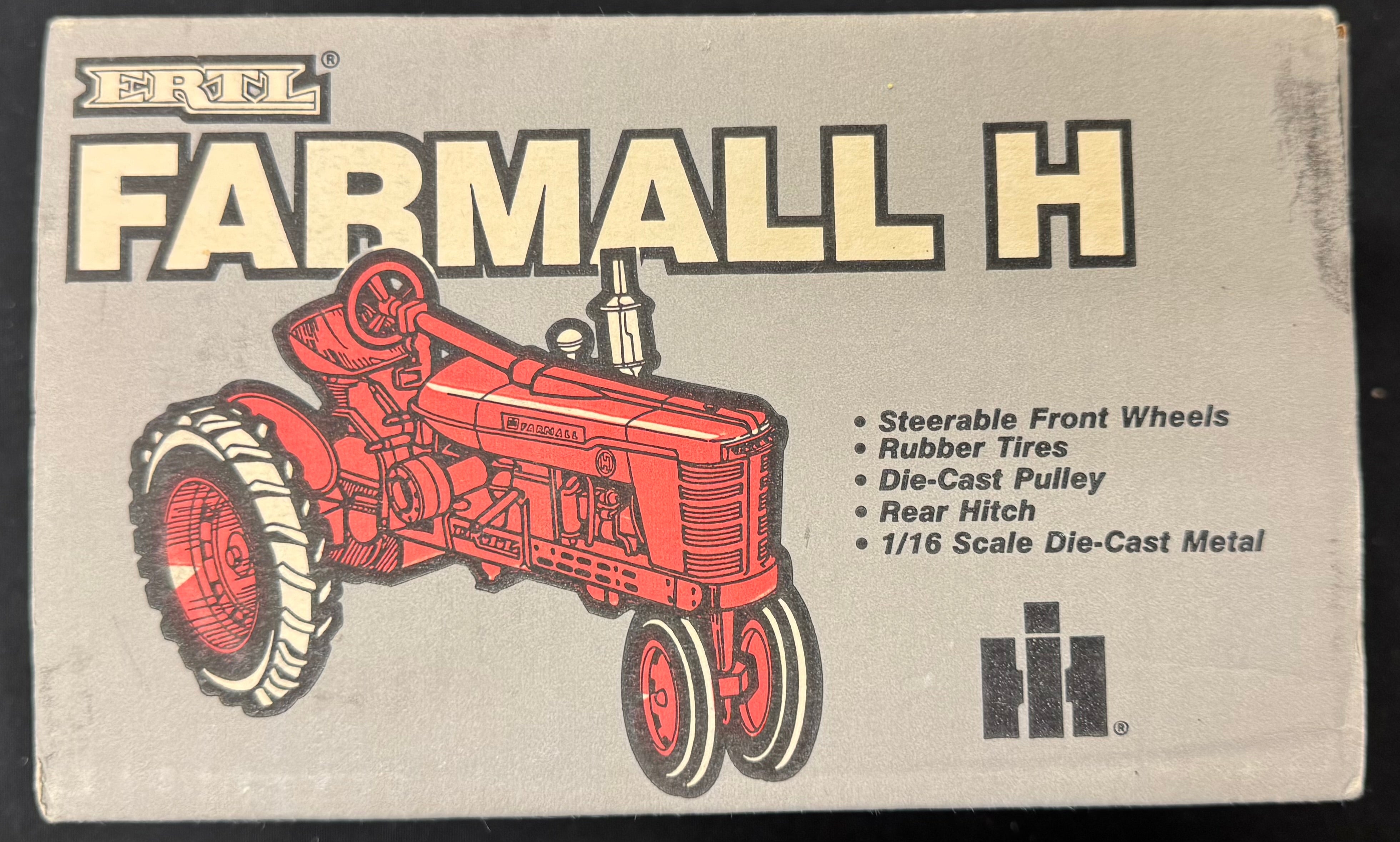 1986 ERTL Farmall H Diecast 1:16 Tractor With Box