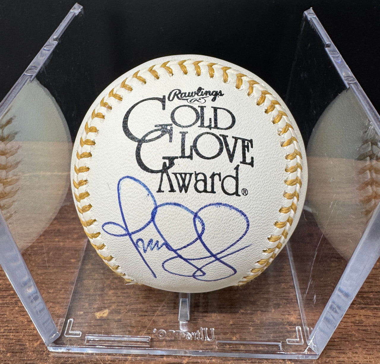 Omar Vizquel Signed Autographed Rawlings Gold Glove Award Baseball JSA *865