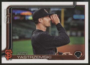 2025 Topps Mike Yastrzemski Golden Mirror Image Variation SSP #186
