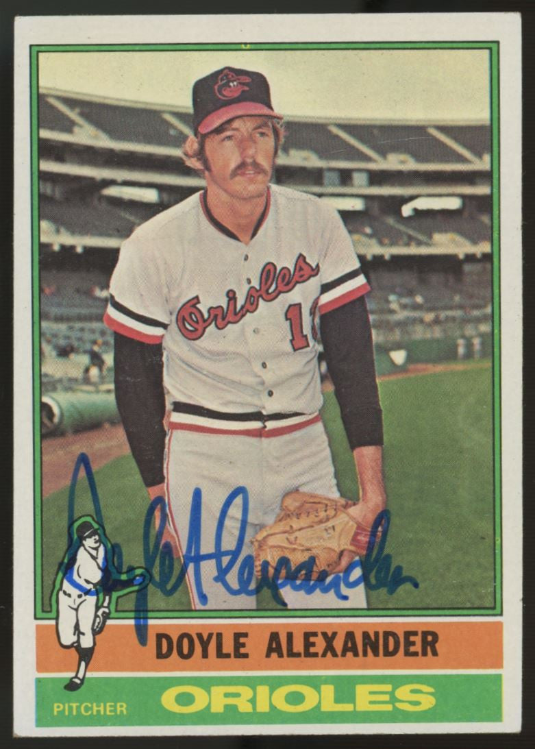 1976 Topps Doyle Alexander #638 Signed Auto JSA