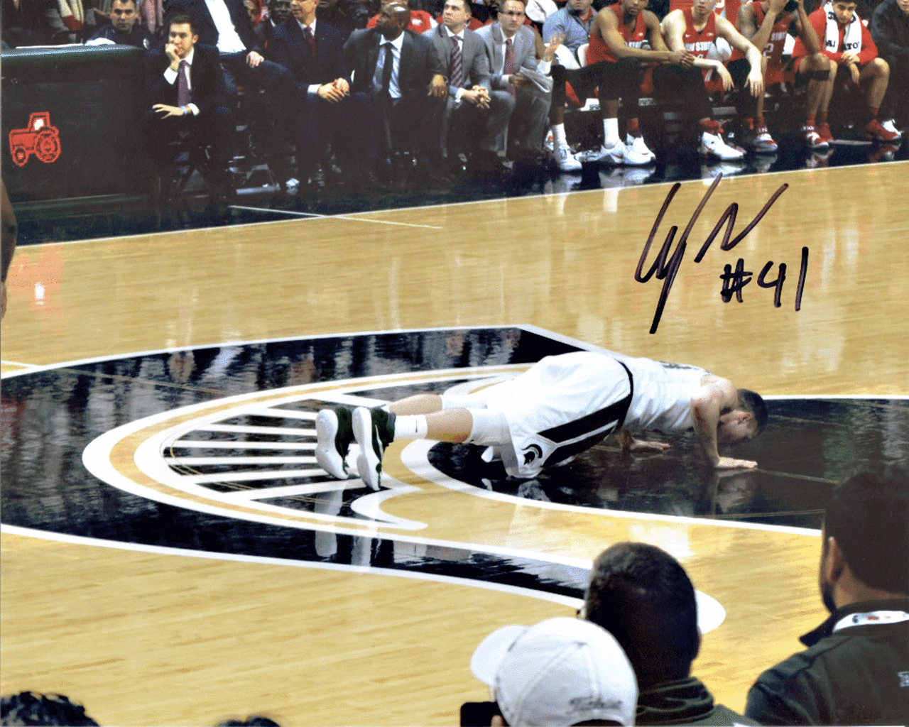Colby Wollenman Kissing The Floor At The Breslin Autographed 8x10 Photo