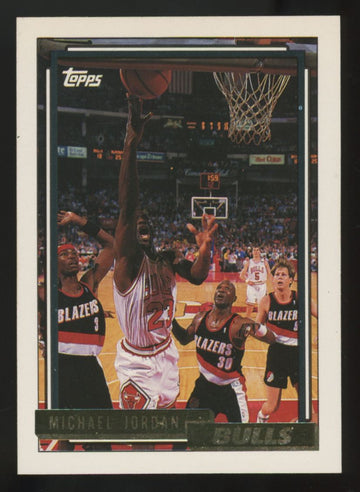 1992-93 Topps Michael Jordan Gold #141