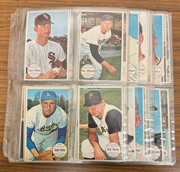 1964 Topps Giants Baseball Complete Set (60) EX/MT Overall