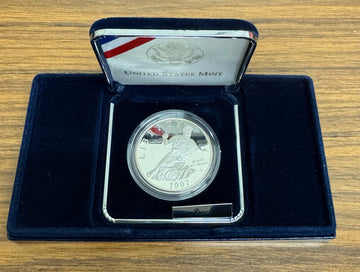 1997 US Mint Jackie Robinson Commemorative Coin Silver Dollar in Box
