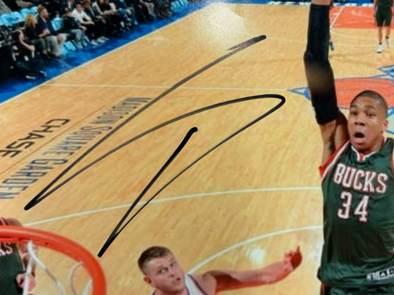 Giannis Antetokounmpo Signed Autographed 11x14 Photo JSA Framed