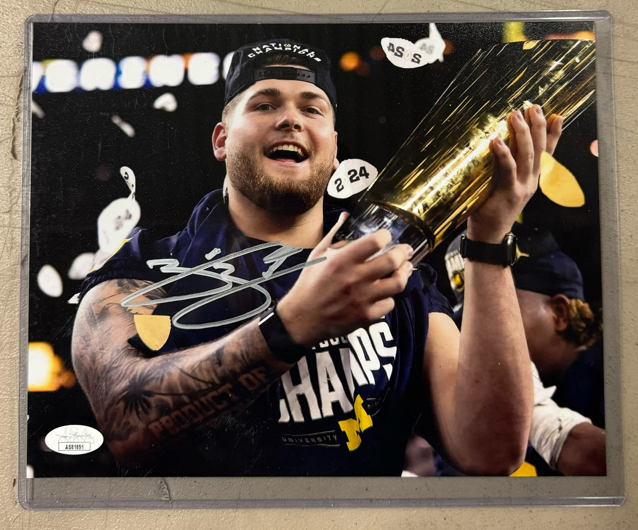 Zak Zinter Signed Autographed 8x10 Photo Trophy JSA