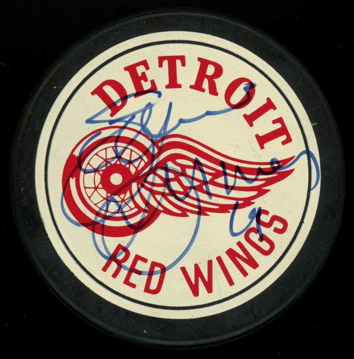 Steve Yzerman Signed Autographed Puck JSA *026