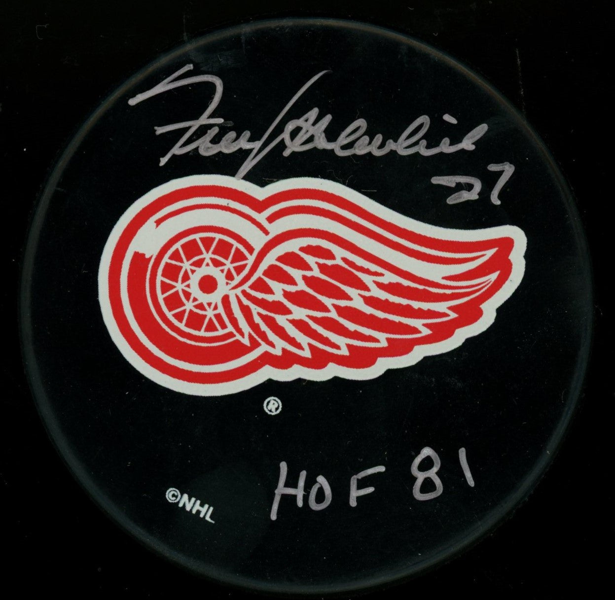 Frank Mahovlich Signed Autographed Inscribed "HOF 81" Puck JSA AK60711