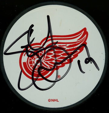 Steve Yzerman Signed Autographed Puck JSA AK60561