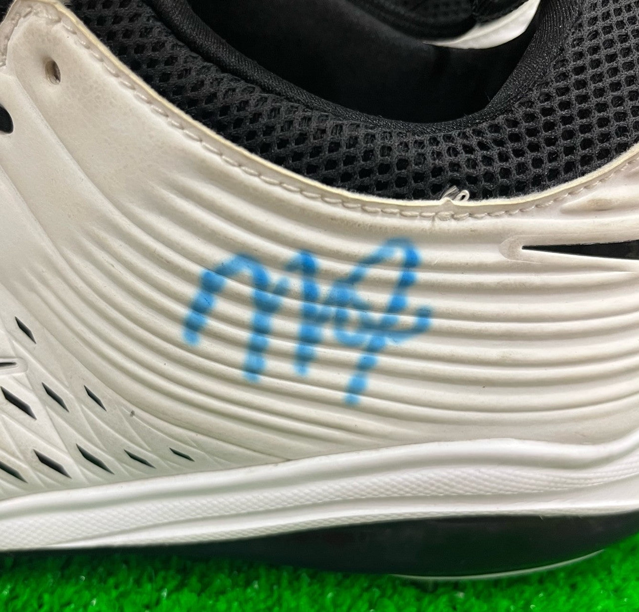 Mike Trout Signed Autographed Size 12 Cleats Beckett