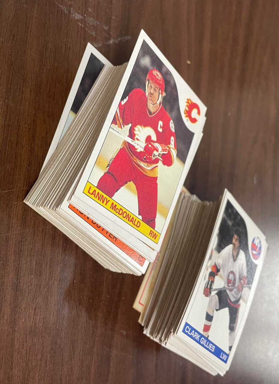 1985-86 Topps Hockey Near Complete Set 162/165 NM-MT